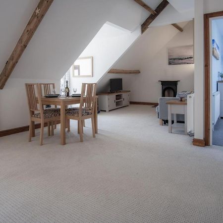 The Nest - 1 Bedroom Apartment - Tenby Εξωτερικό φωτογραφία